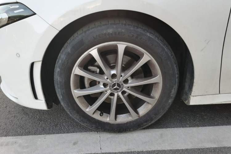 Used Mercedes-Benz A-Class 2021 A 200 L Sport Sedan Fashion Model Left Front Wheel Hub
