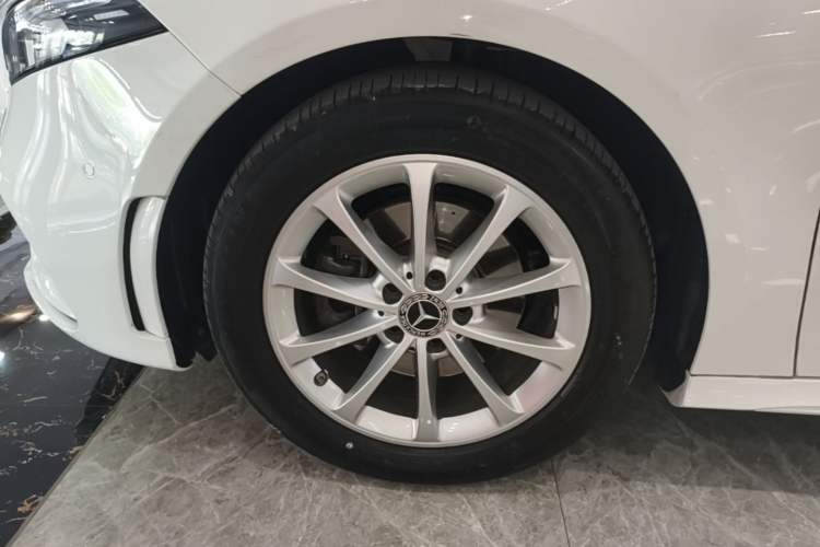 Used Mercedes-Benz A-Class 2021 A 200 L Sport Sedan Fashion Model Left Front Wheel Hub