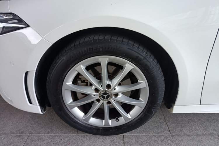Used Mercedes-Benz A-Class 2021 A 200 L Sport Sedan Fashion Model Left Front Wheel Hub