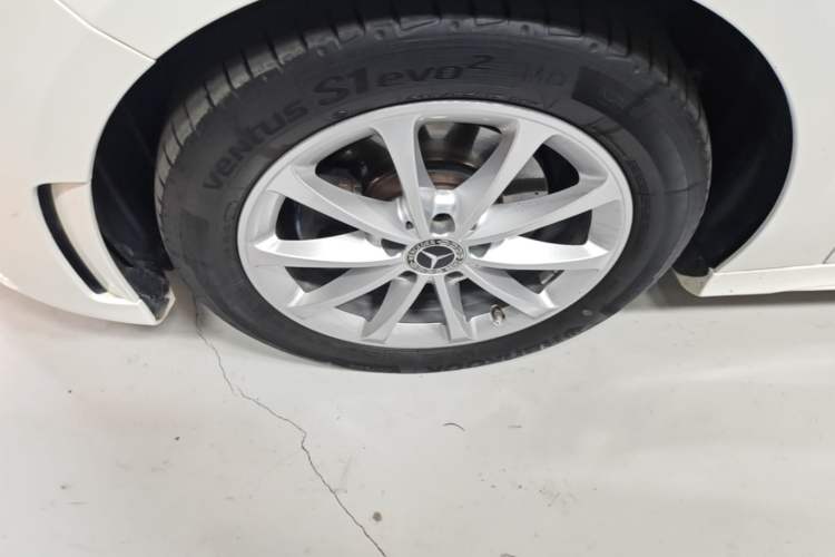 Used Mercedes-Benz A-Class 2021 A 200 L Sport Sedan Fashion Model Left Front Wheel Hub