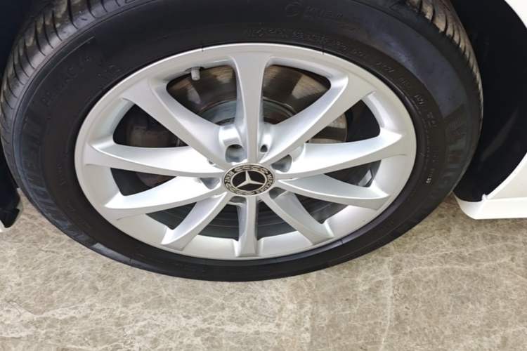 Used Mercedes-Benz A-Class 2021 A 200 L Sport Sedan Dynamic Model Left Front Wheel Hub