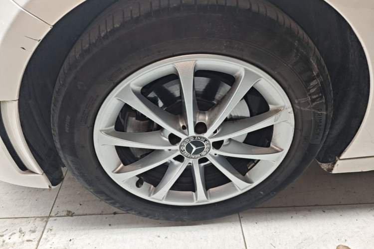 Used Mercedes-Benz A-Class 2021 A 200 L Sport Sedan Fashion Model Left Front Wheel Hub