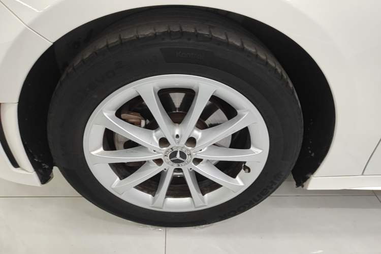 Used Mercedes-Benz A-Class 2021 A 200 L Sport Sedan Fashion Model Left Front Wheel Hub