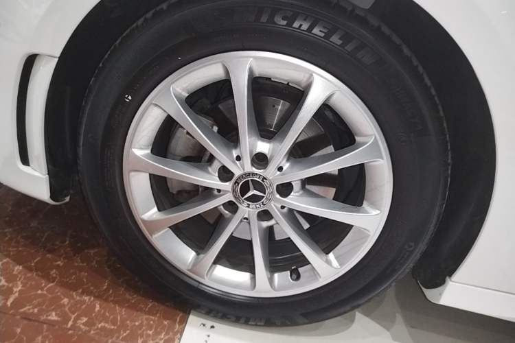 Used Mercedes-Benz A-Class 2021 A 200 L Sport Sedan Dynamic Model Left Front Wheel Hub