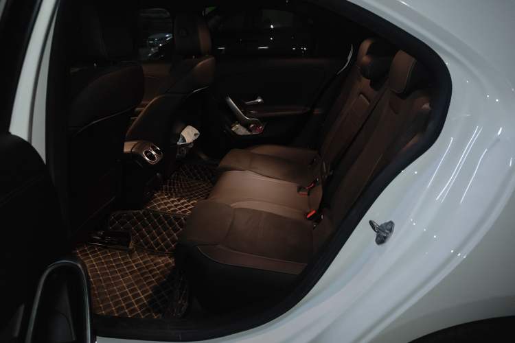 Used Mercedes-Benz A-Class 2021 A 200 L Sport Sedan Fashion Model Left Rear Seat