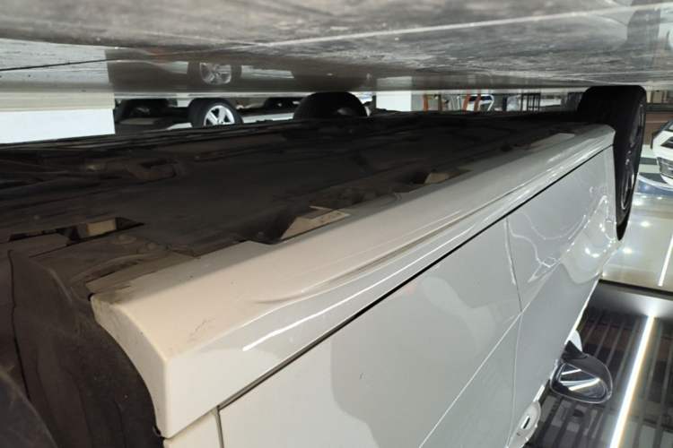 Used Mercedes-Benz A-Class 2021 A 200 L Sport Sedan Fashion Model Left Side Sill