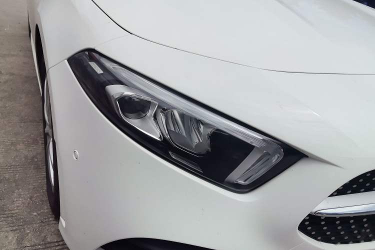 Used Mercedes-Benz A-Class 2021 A 200 L Sport Sedan Fashion Model Right Front Headlight