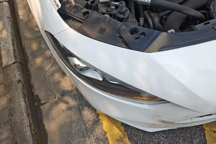 Used Mercedes-Benz A-Class 2021 A 200 L Sport Sedan Fashion Model Right Front Headlight