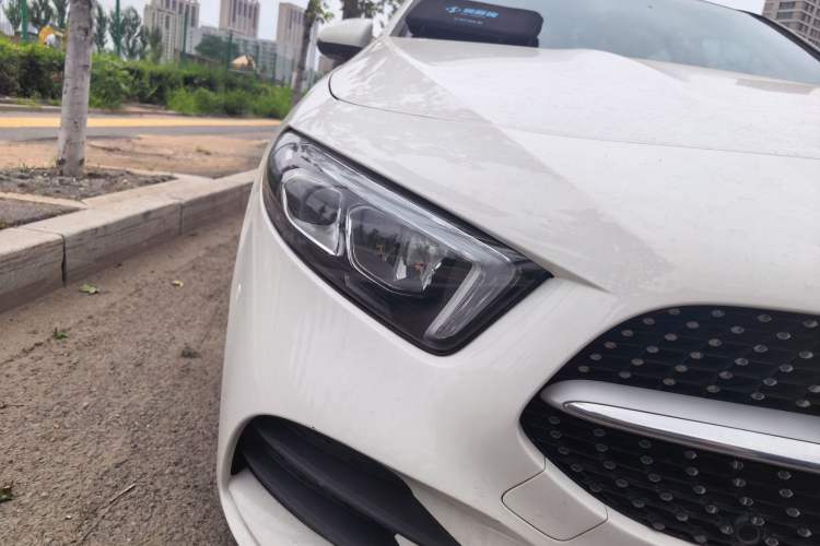 Used Mercedes-Benz A-Class 2021 A 200 L Sport Sedan Fashion Model Right Front Headlight
