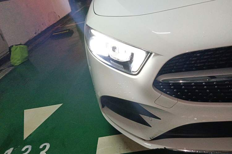 Used Mercedes-Benz A-Class 2021 A 200 L Sport Sedan Fashion Model Right Front Headlight