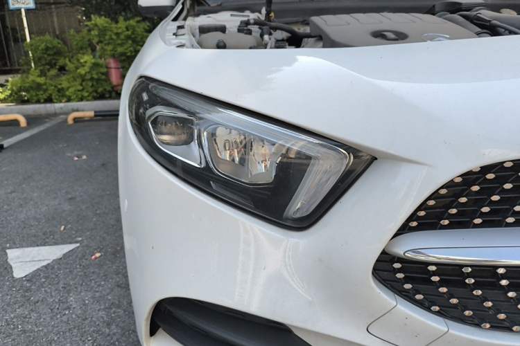 Used Mercedes-Benz A-Class 2021 A 200 L Sport Sedan Fashion Model Right Front Headlight
