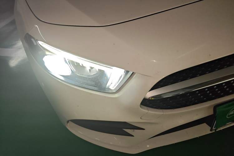 Used Mercedes-Benz A-Class 2021 A 200 L Sport Sedan Fashion Model Right Front Headlight