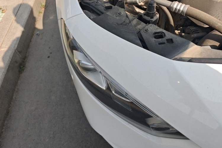 Used Mercedes-Benz A-Class 2021 A 200 L Sport Sedan Fashion Model Right Front Headlight