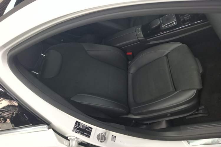 Used Mercedes-Benz A-Class 2021 A 200 L Sport Sedan Fashion Model Right Front Seat