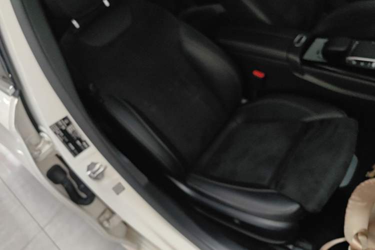 Used Mercedes-Benz A-Class 2021 A 200 L Sport Sedan Fashion Model Right Front Seat