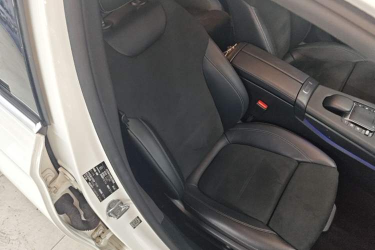 Used Mercedes-Benz A-Class 2021 A 200 L Sport Sedan Fashion Model Right Front Seat
