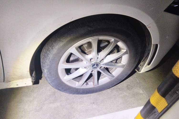 Used Mercedes-Benz A-Class 2021 A 200 L Sport Sedan Fashion Model Right Front Wheel Hub