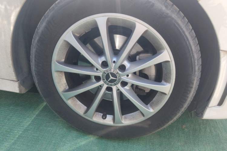 Used Mercedes-Benz A-Class 2021 A 200 L Sport Sedan Dynamic Model Right Front Wheel Hub