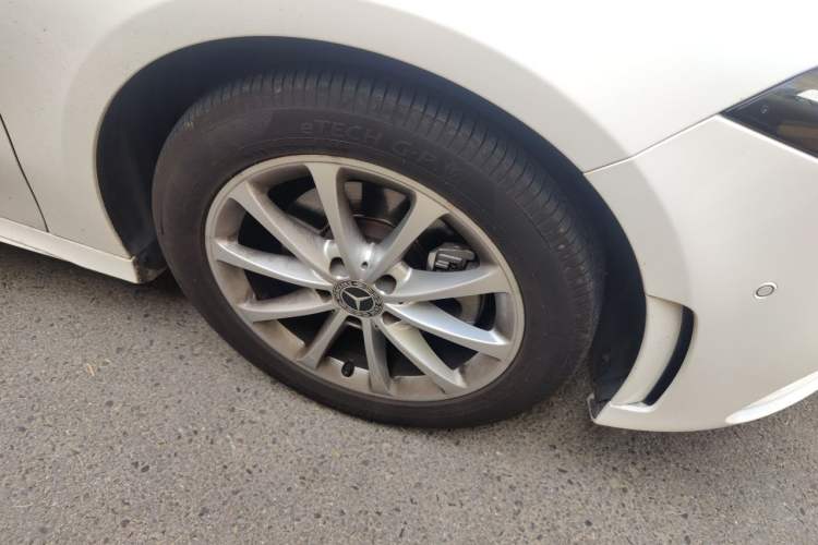 Used Mercedes-Benz A-Class 2021 A 200 L Sport Sedan Fashion Model Right Front Wheel Hub