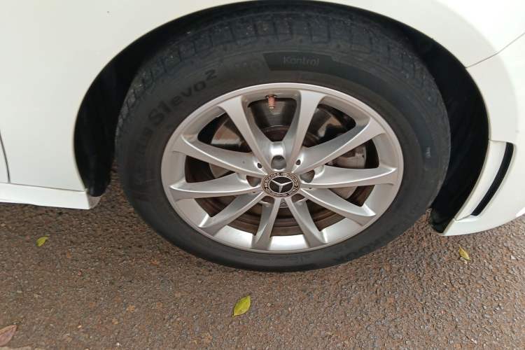 Used Mercedes-Benz A-Class 2021 A 200 L Sport Sedan Fashion Model Right Front Wheel Hub