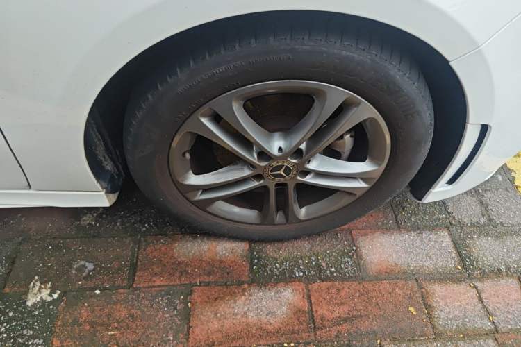Used Mercedes-Benz A-Class 2021 Restyled A 180 L Sport Sedan Right Front Wheel Hub