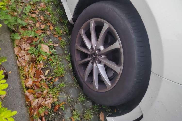 Used Mercedes-Benz A-Class 2021 A 200 L Sport Sedan Dynamic Model Right Front Wheel Hub