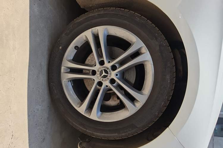 Used Mercedes-Benz A-Class 2021 Restyled A 180 L Sport Sedan Right Front Wheel Hub