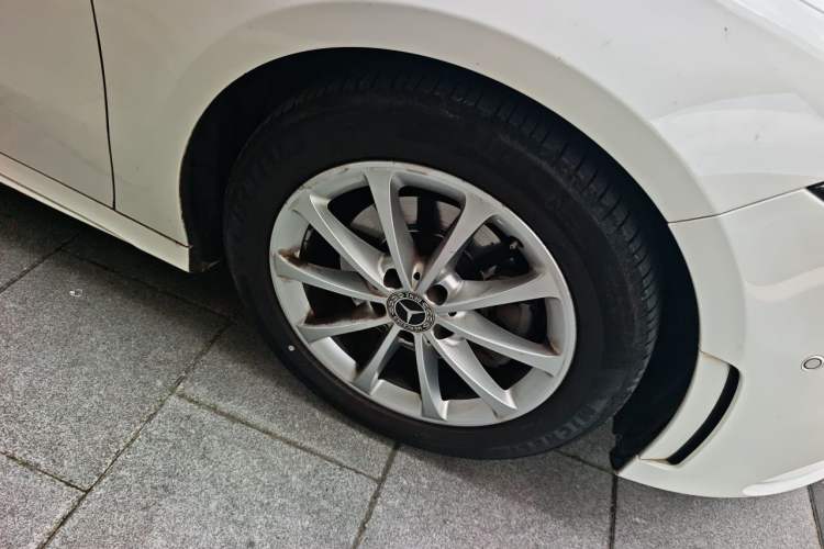 Used Mercedes-Benz A-Class 2021 A 200 L Sport Sedan Dynamic Model Right Front Wheel Hub