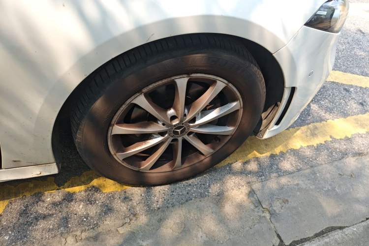 Used Mercedes-Benz A-Class 2021 A 200 L Sport Sedan Fashion Model Right Front Wheel Hub
