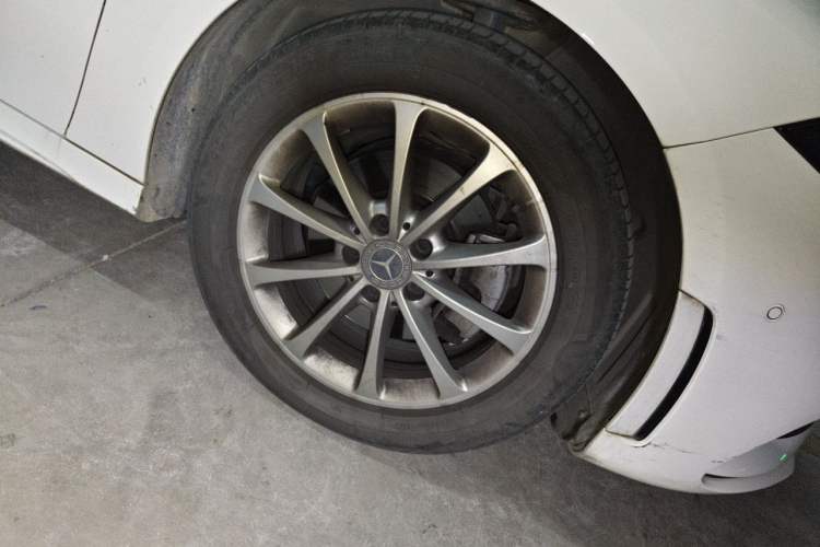 Used Mercedes-Benz A-Class 2021 A 200 L Sport Sedan Fashion Model Right Front Wheel Hub