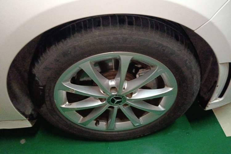 Used Mercedes-Benz A-Class 2021 A 200 L Sport Sedan Fashion Model Right Front Wheel Hub