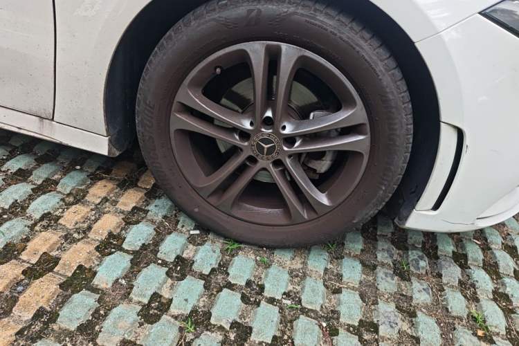 Used Mercedes-Benz A-Class 2021 Restyled A 180 L Sport Sedan Right Front Wheel Hub