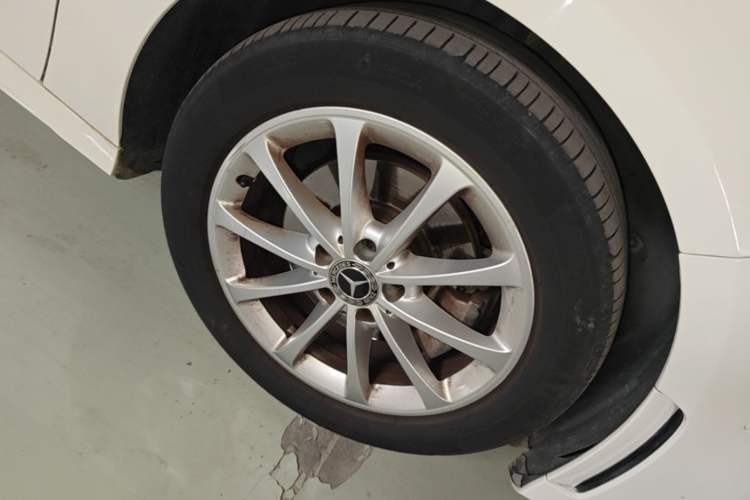 Used Mercedes-Benz A-Class 2021 A 200 L Sport Sedan Fashion Model Right Front Wheel Hub