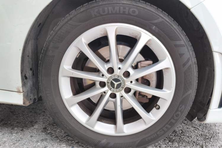 Used Mercedes-Benz A-Class 2021 A 200 L Sport Sedan Fashion Model Right Front Wheel Hub