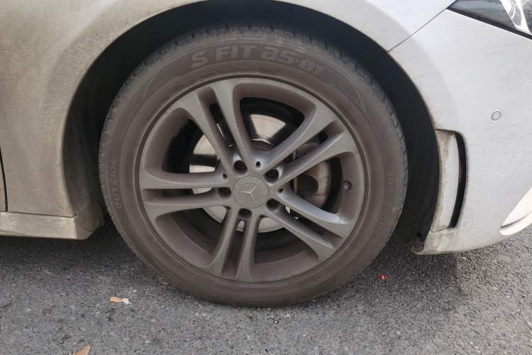 Used Mercedes-Benz A-Class 2021 A 180 L Sport Sedan Right Front Wheel Hub