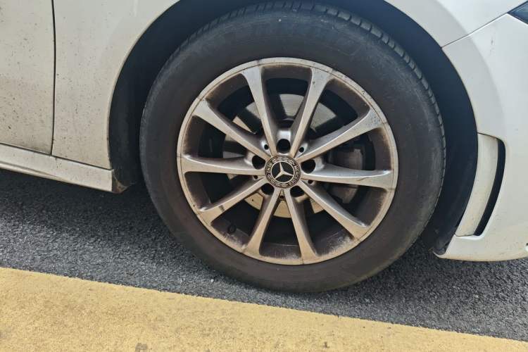 Used Mercedes-Benz A-Class 2021 A 200 L Sport Sedan Fashion Model Right Front Wheel Hub