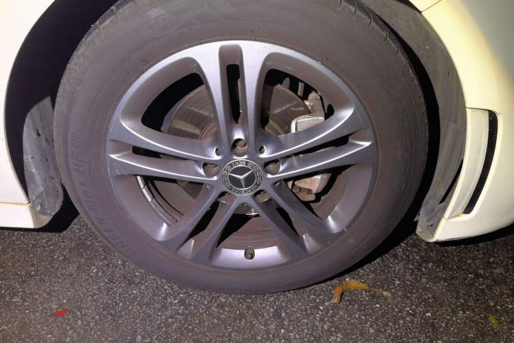 Used Mercedes-Benz A-Class 2021 A 180 L Sport Sedan Right Front Wheel Hub