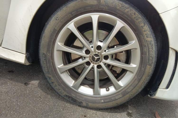 Used Mercedes-Benz A-Class 2021 A 200 L Sport Sedan Dynamic Model Right Front Wheel Hub