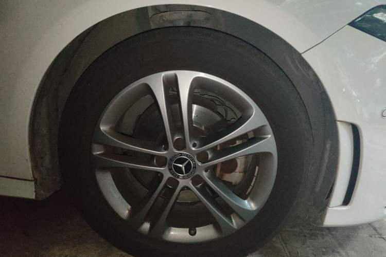 Used Mercedes-Benz A-Class 2021 A 180 L Sport Sedan Right Front Wheel Hub
