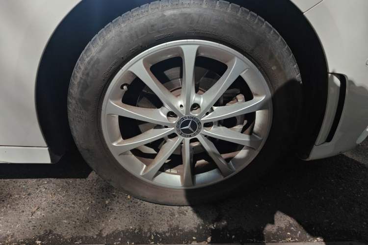 Used Mercedes-Benz A-Class 2021 A 200 L Sport Sedan Dynamic Model Right Front Wheel Hub