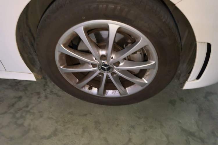 Used Mercedes-Benz A-Class 2021 A 200 L Sport Sedan Fashion Model Right Front Wheel Hub