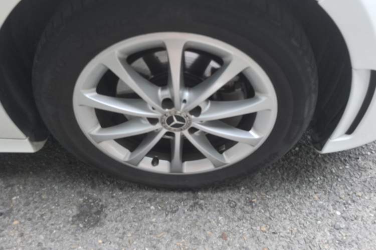 Used Mercedes-Benz A-Class 2021 A 200 L Sport Sedan Fashion Model Right Front Wheel Hub