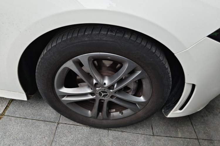 Used Mercedes-Benz A-Class 2021 A 180 L Sport Sedan Right Front Wheel Hub