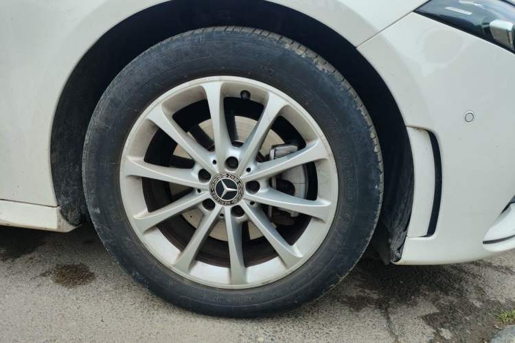 Used Mercedes-Benz A-Class 2021 A 200 L Sport Sedan Fashion Model Right Front Wheel Hub
