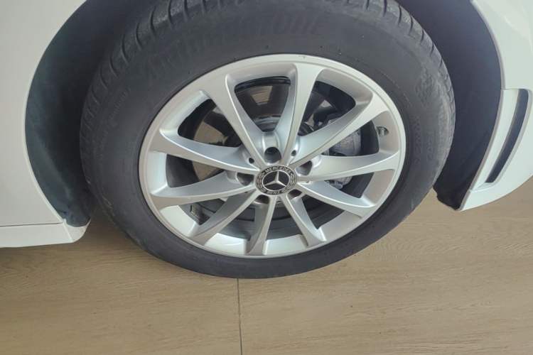 Used Mercedes-Benz A-Class 2021 A 200 L Sport Sedan Dynamic Model Right Front Wheel Hub