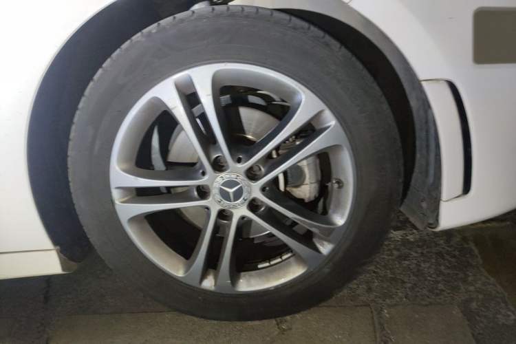 Used Mercedes-Benz A-Class 2021 Restyled A 180 L Sport Sedan Right Front Wheel Hub