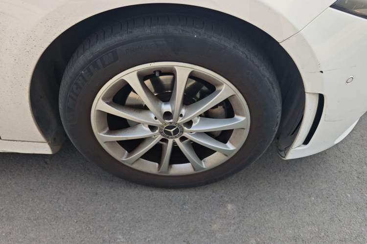 Used Mercedes-Benz A-Class 2021 A 200 L Sport Sedan Fashion Model Right Front Wheel Hub