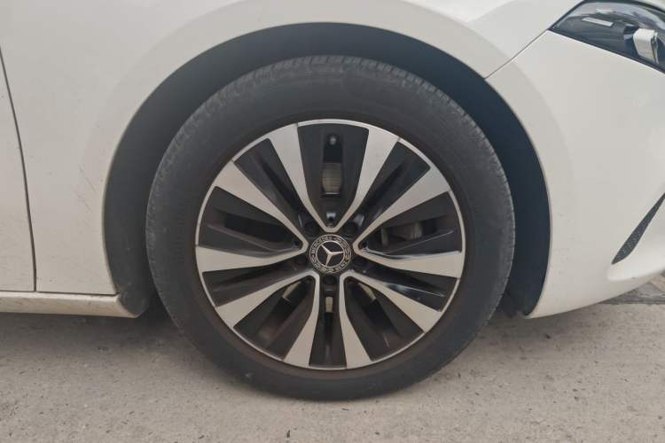 Used Mercedes-Benz A-Class 2021 A 200 Dynamic Edition Right Front Wheel Hub