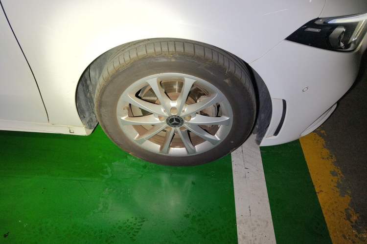 Used Mercedes-Benz A-Class 2021 A 200 L Sport Sedan Fashion Model Right Front Wheel Hub