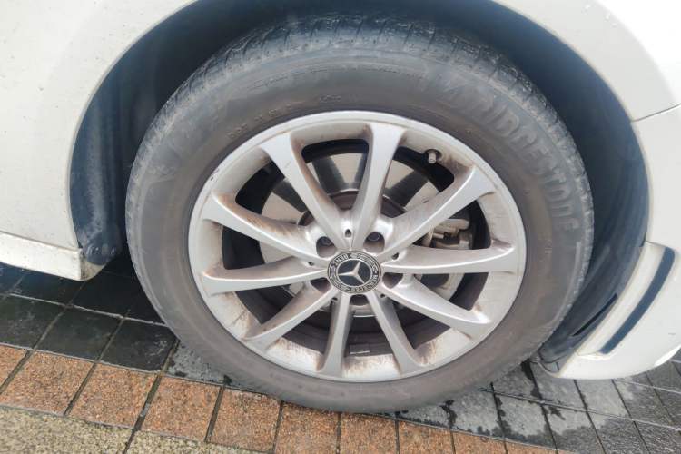 Used Mercedes-Benz A-Class 2021 A 200 L Sport Sedan Fashion Model Right Front Wheel Hub